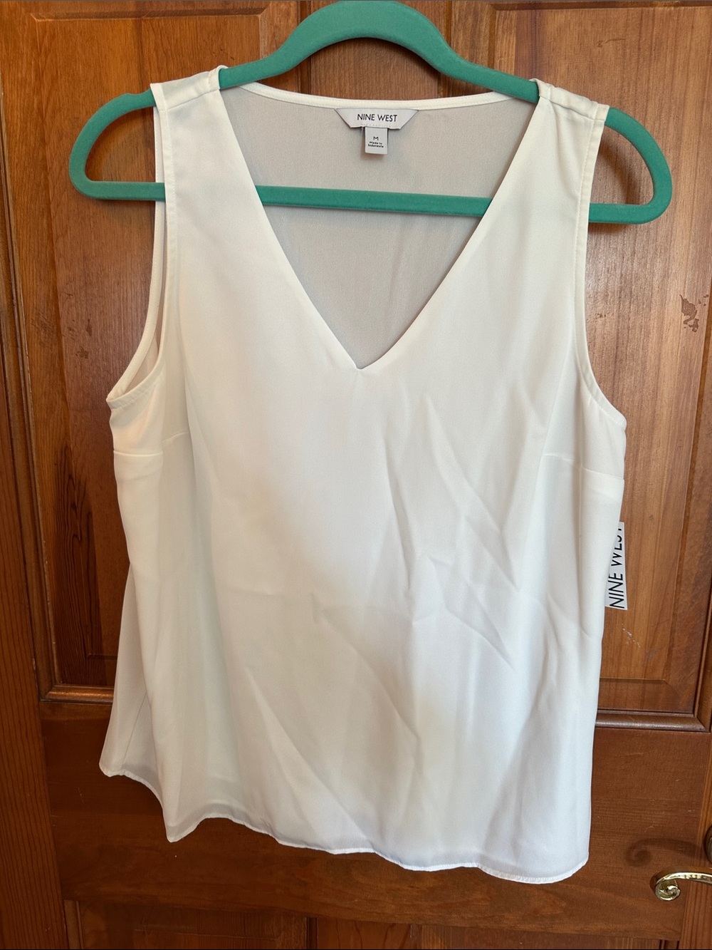 Nine West Cream V-Neck Sleeveless Camisole